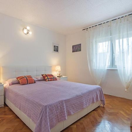 Awesome Apartment In Fazana With Wifi Εξωτερικό φωτογραφία